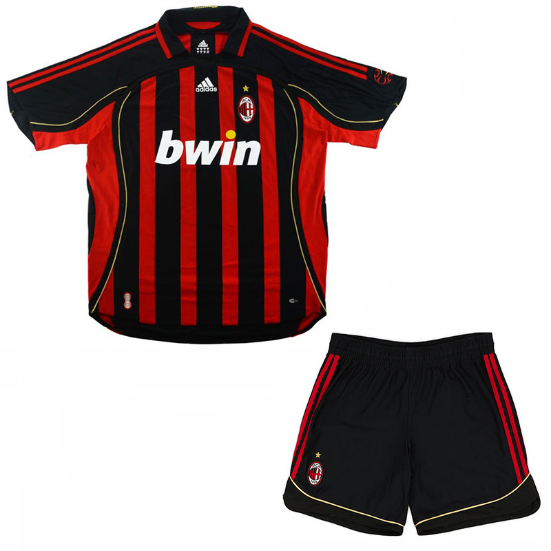 ست تی‌شرت و شلوارک مردانه مدل میلان Home 2006