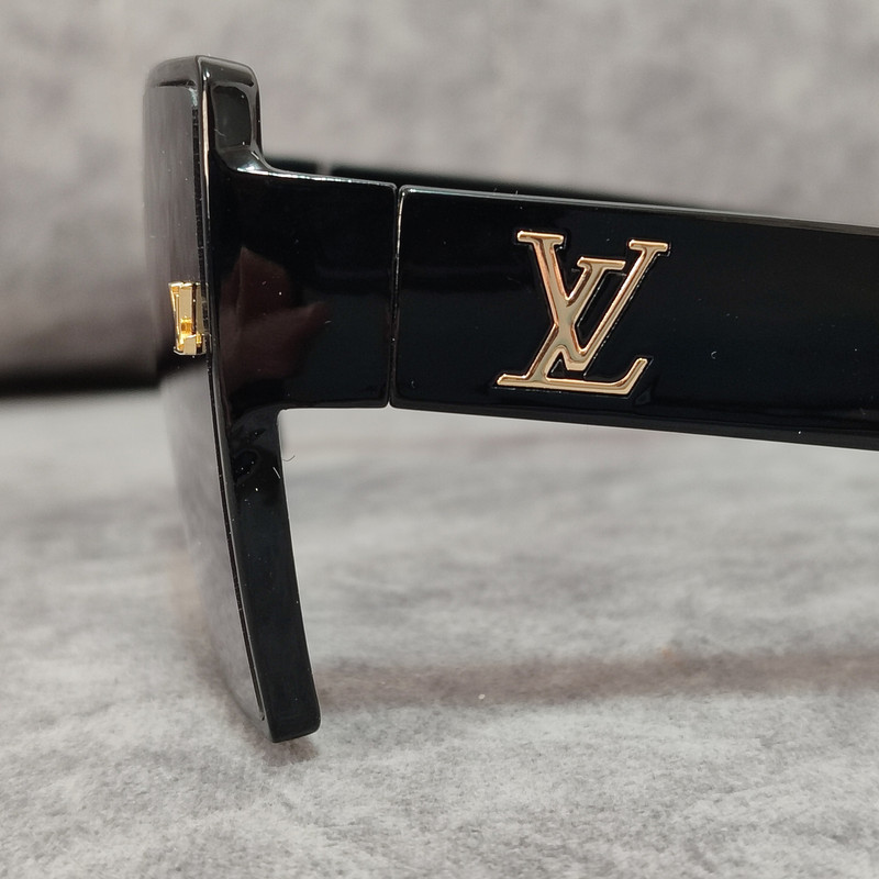 عینک آفتابی زنانه فریم مربعی کائوچو UV400 کد 37 - تصویر 16