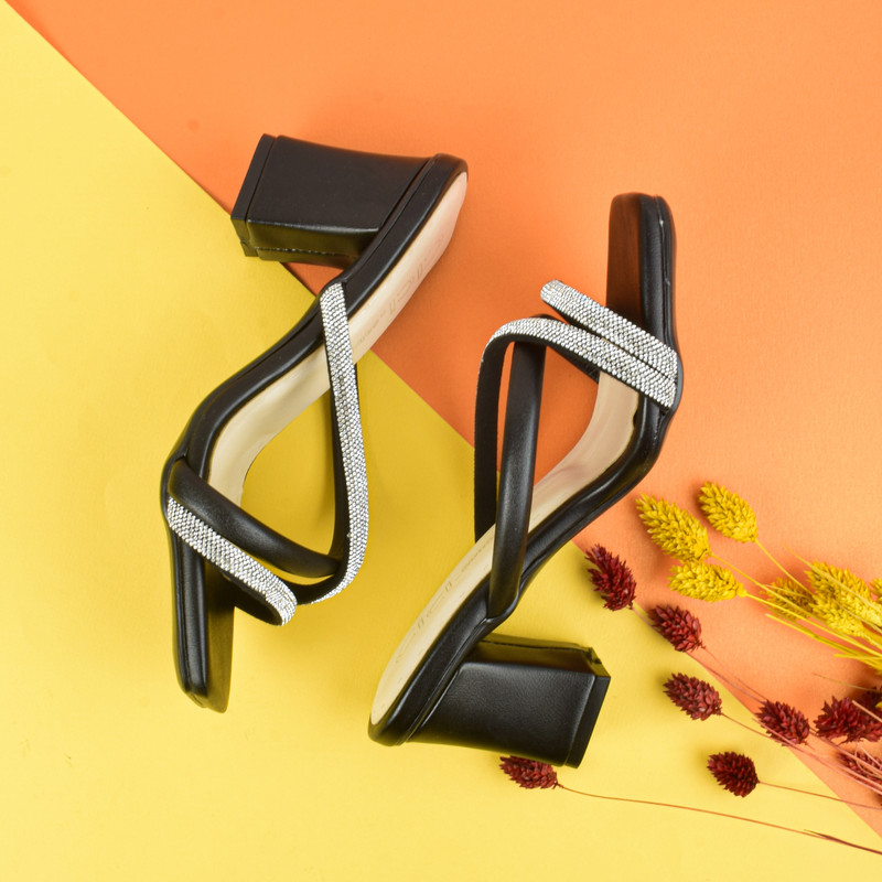 صندل زنانه سی‌سی چرم مصنوعی طرح‌دار جدید - تصویر 6
