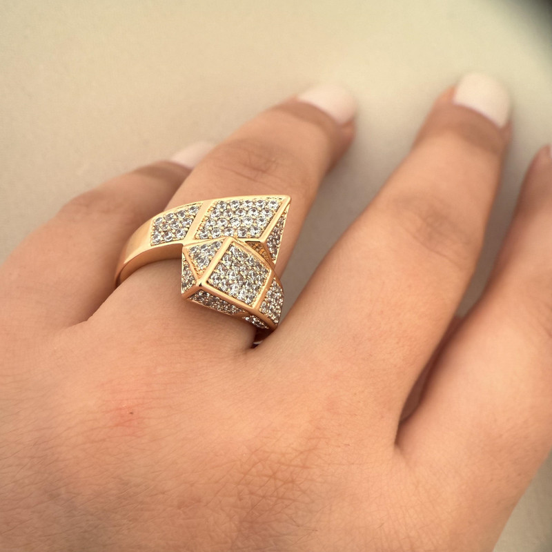 انگشتر زنانه ژوپینگ مدل R0039 با نگین‌کاری چندوجهی و روکش آبکاری طلا - تصویر 4
