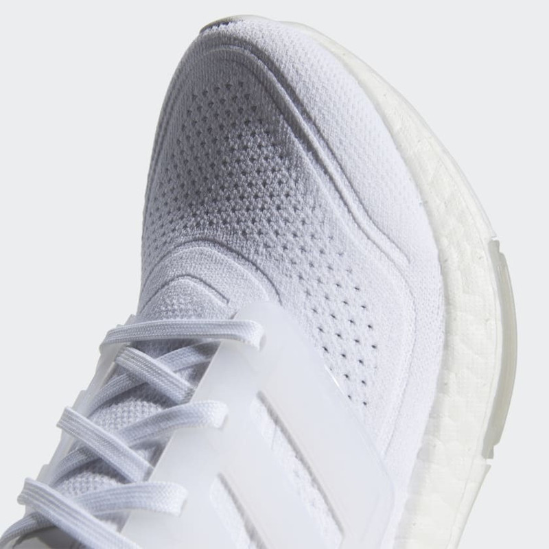 کفش دویدن زنانه آدیداس مدل ULTRABOOST FY0403 سبک و منعطف - تصویر 7