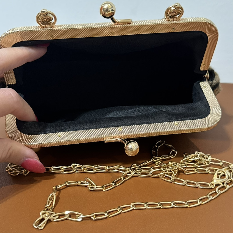 کیف مجلسی زنانه با طرح پلگدار مدرن و شیک - تصویر 5