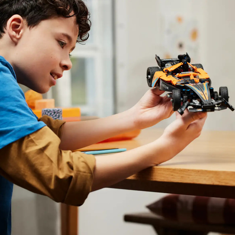 لگو Technic مدل NEOM McLaren Formula E کد 42169 - تصویر 5