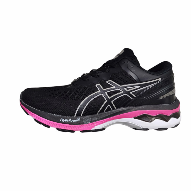 کفش راحتی مردانه با طراحی ساده و متریال باکیفیت کفش راحتی مردانه با طراحی ساده و متریال باکیفیت