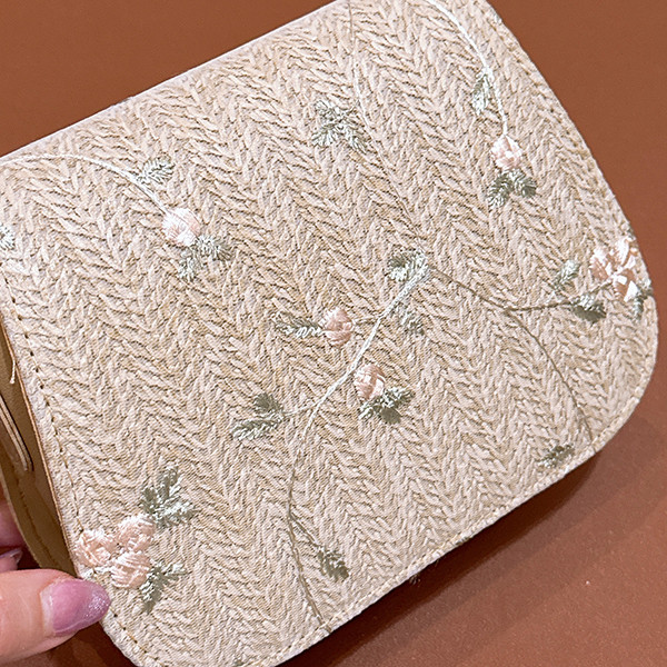 کیف دوشی زنانه مدل Embroflower با طرح‌های گل - تصویر 8