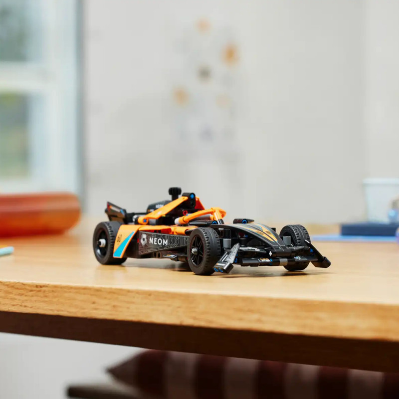 لگو Technic مدل NEOM McLaren Formula E کد 42169 - تصویر 4