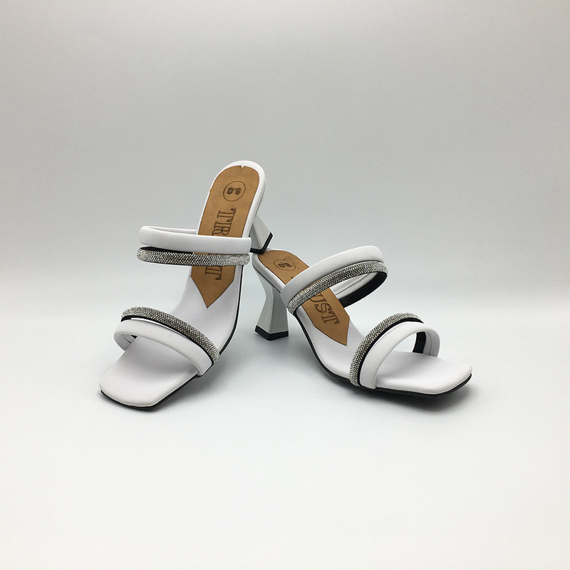 صندل زنانه مدل JB1802-2 طراحی راحت روزمره - تصویر 4