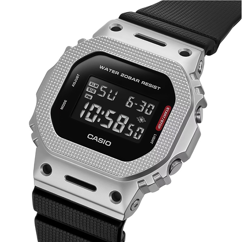 ساعت مچی دیجیتال مردانه کاسیو GM-5600M-1DR نقره و مشکی - تصویر 7