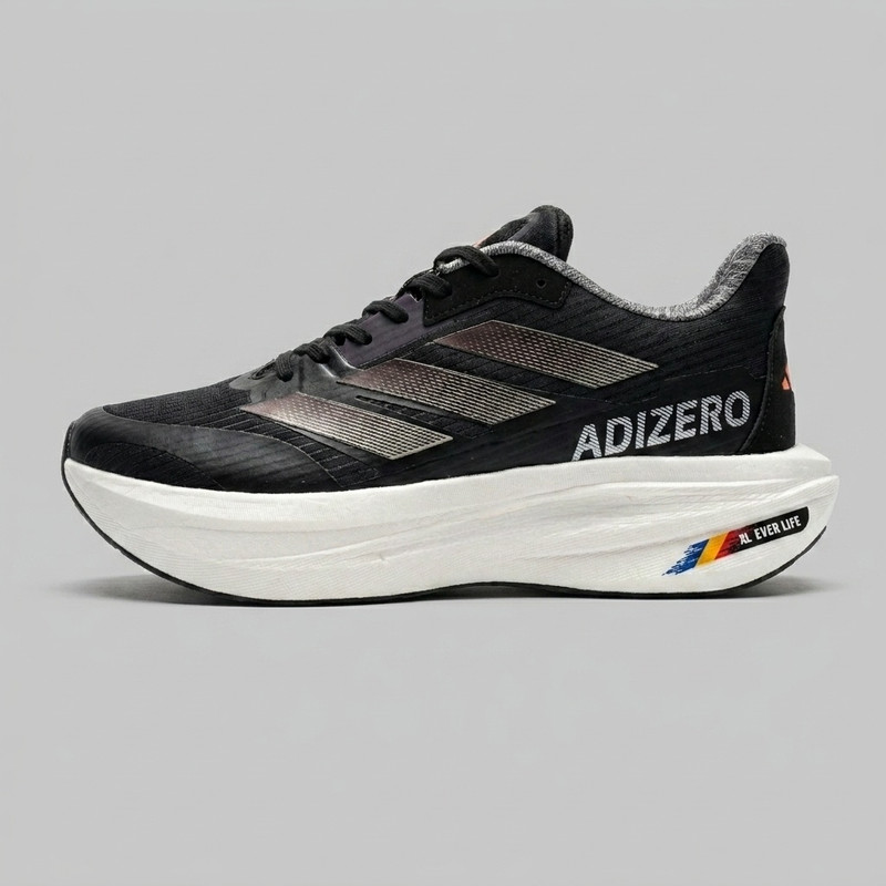 کفش پیاده‌روی مدل adiZero تنفس‌پذیر و سبک
