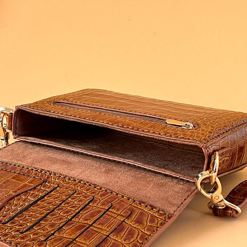 کیف زنانه خانه چرم آنا مدل V-25735 ورنی براق - تصویر 16