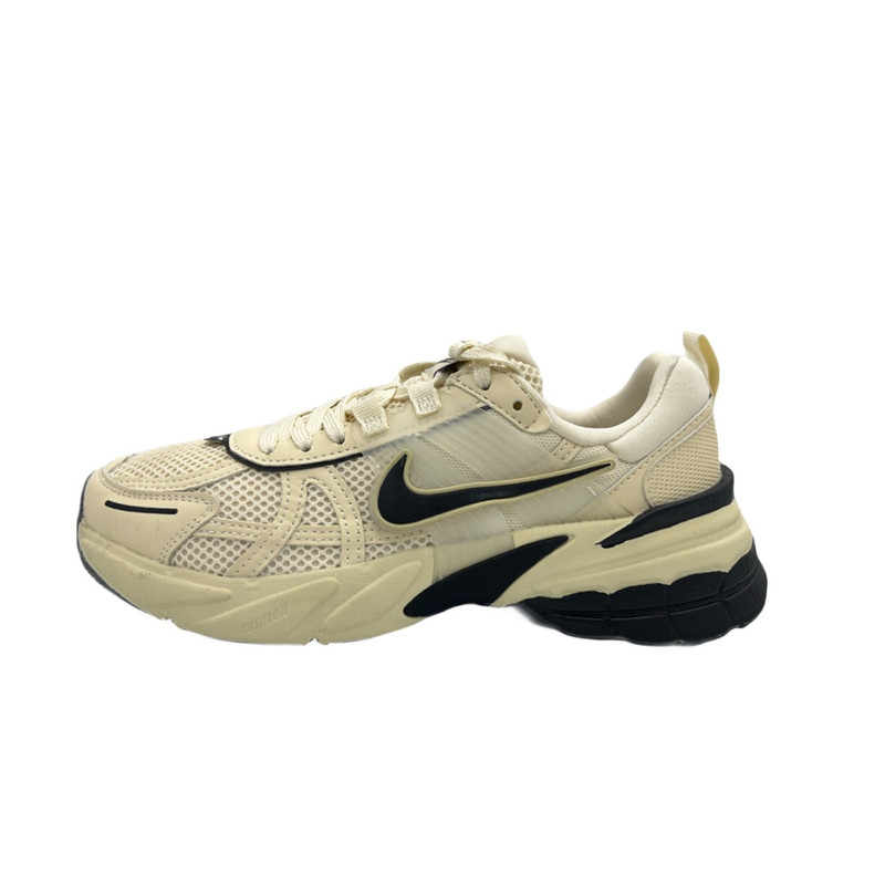 کفش پیاده‌روی زنانه مدل V2k run با طراحی ورزشی