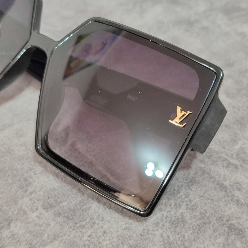 عینک آفتابی زنانه فریم مربعی کائوچو UV400 کد 37 - تصویر 20