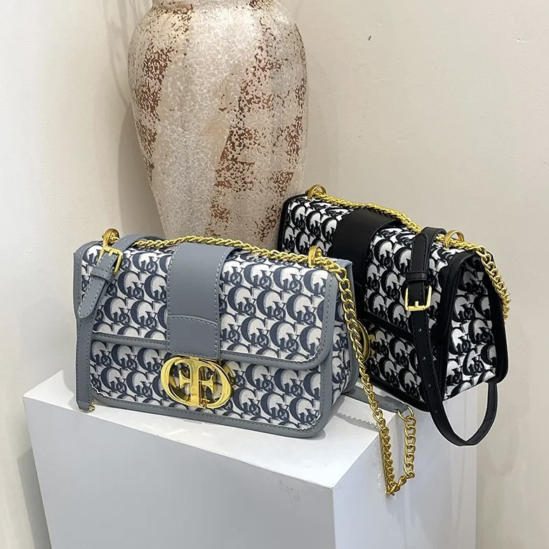 کیف رودوشی زنانه مدل B5 زنجیردار شیک - تصویر 3