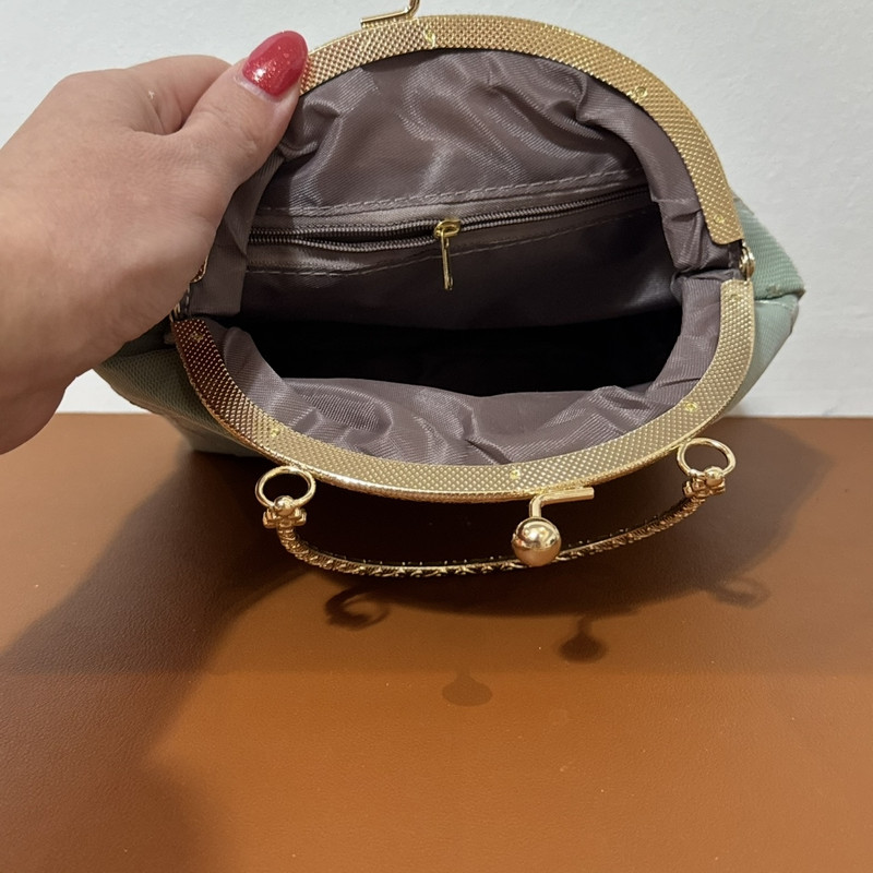 کیف مجلسی زنانه با طرح گلی و جزئیات خاص - تصویر 3